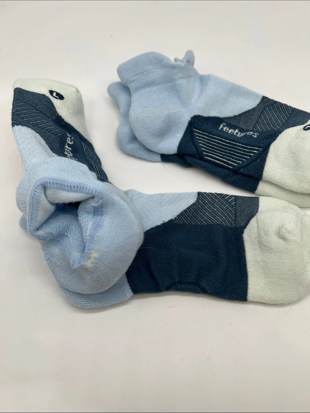 Feetures Elite Max Cushion No Show Tab Running Socks Medium 2 Pack New